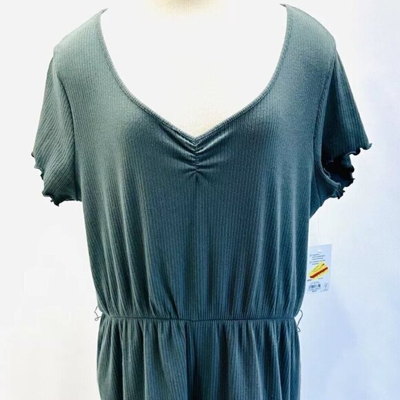 SO Dresses & Skirts - NWT SO GOOD FOR LIFE Juniors Short Sleeve V-Neck Green Romper Dress Size XXL